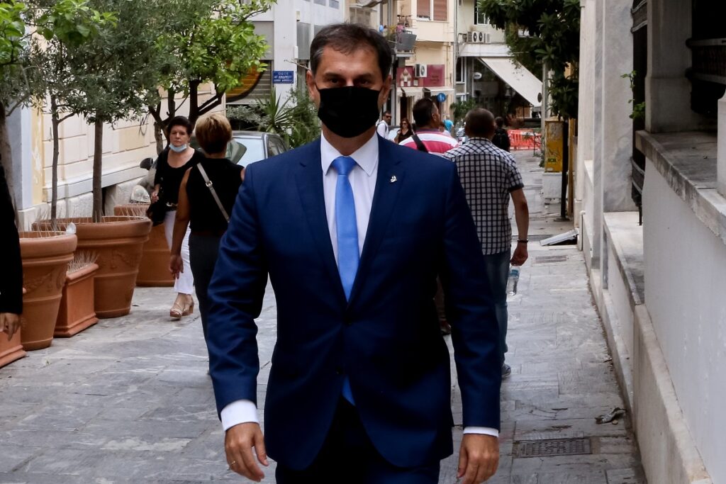 Χ. Θεοχάρης: Όλοι οι Βρετανοί θα μπορούν να ταξιδέψουν στην Ελλάδα