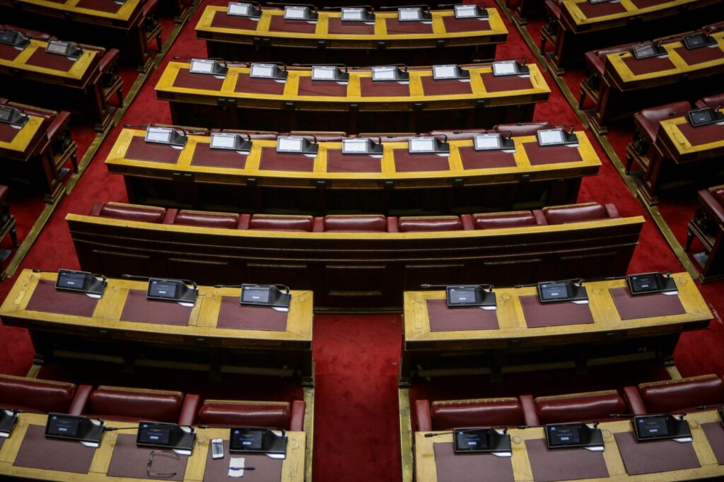 Βουλή: Ψηφίστηκε η τροπολογία για το πλαφόν στα κέρδη συσκευών