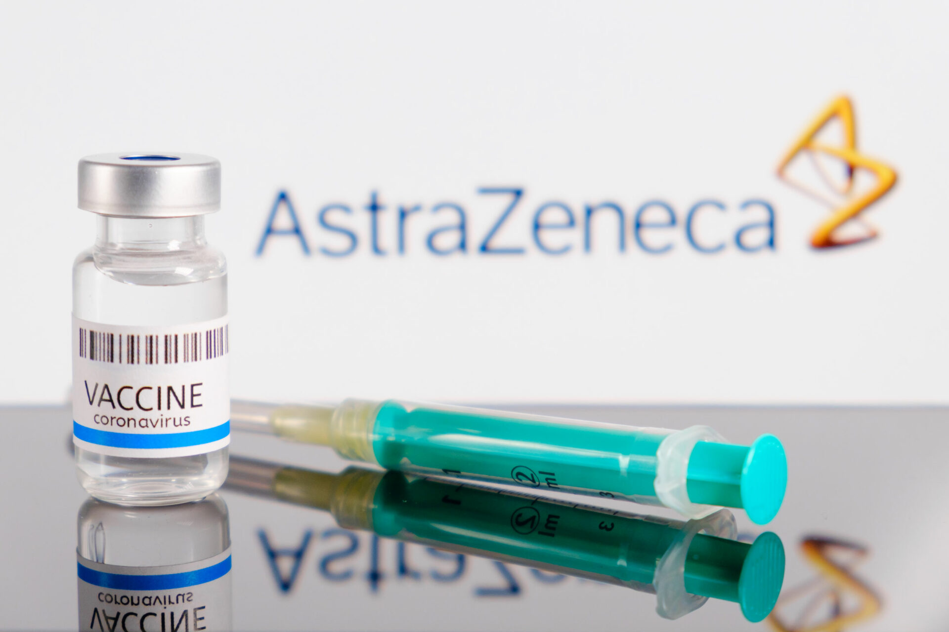 AstraZeneca: Το κοκτέιλ αντισωμάτων προστατεύει κατά 83% στο εξάμηνο
