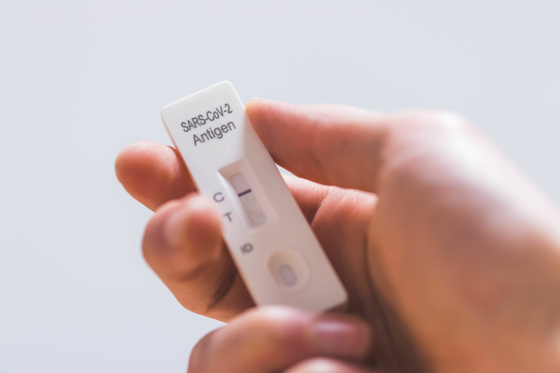 Γερμανία: Εξαντλήθηκαν τα rapid test από τα ράφια των σούπερ μάρκετ