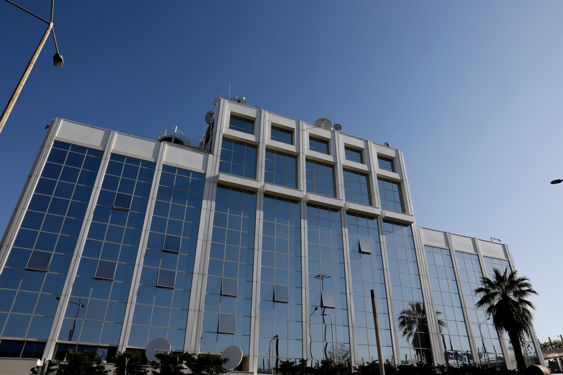 Επίθεση με μολότοφ στο κτίριο του ΣΚΑΪ