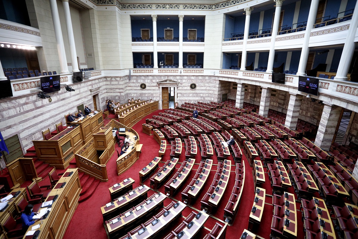 Βουλή: Υπερψηφίστηκε το ψηφιακό πιστοποιητικό Covid-19