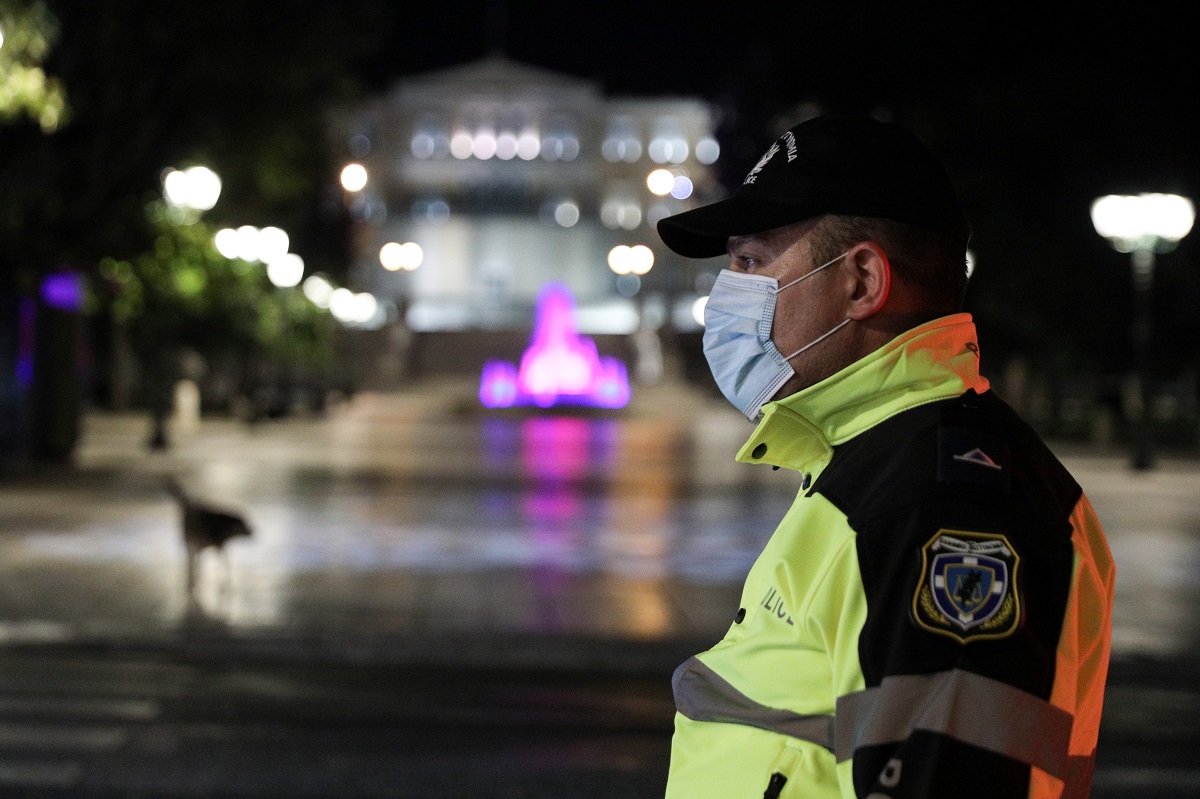 Πρόστιμα άνω των 500.000 ευρώ το Σάββατο σε ελέγχους για τα μέτρα