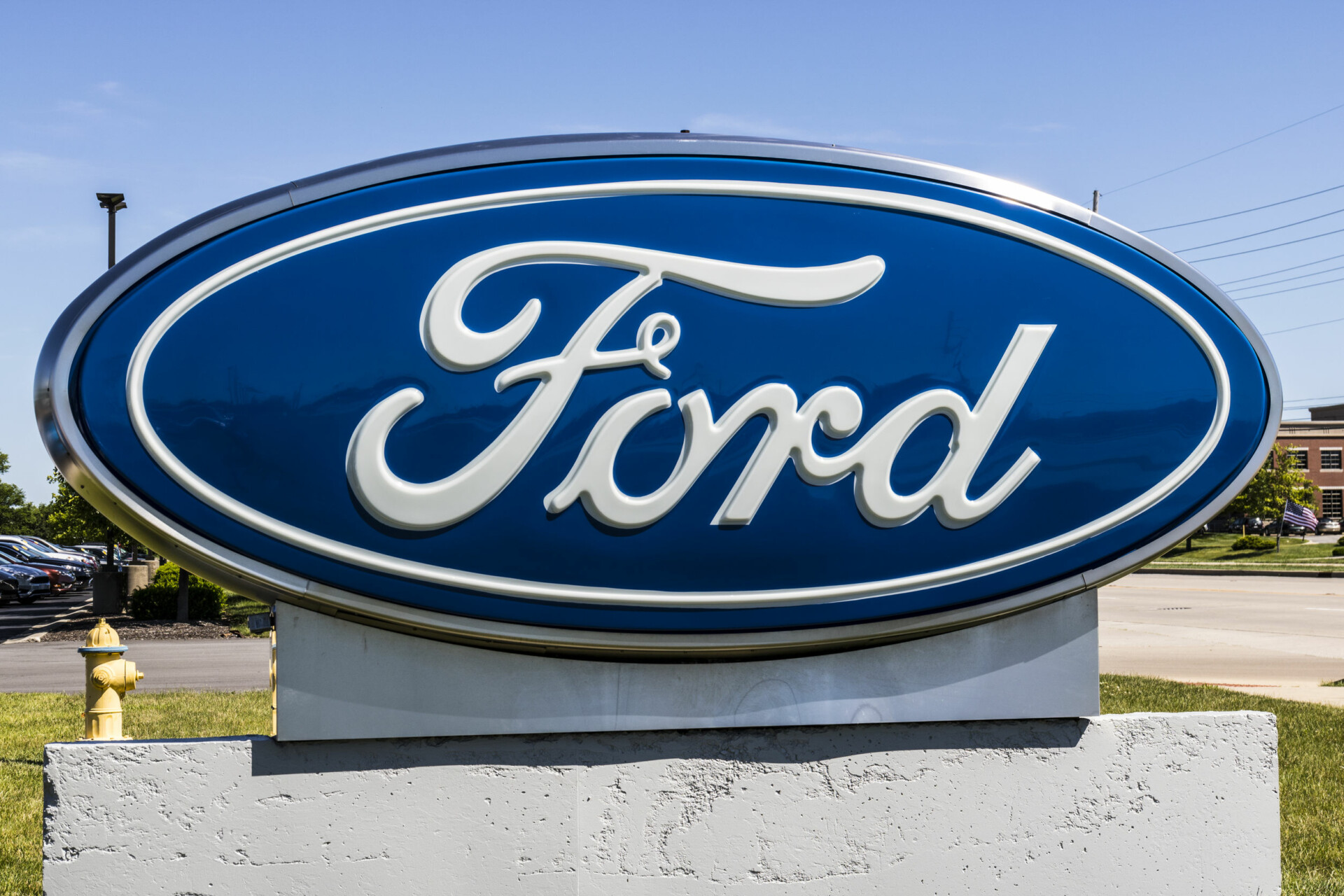 Η Ford επιταχύνει την έρευνα και εξέλιξη στον τομέα των μπαταριών