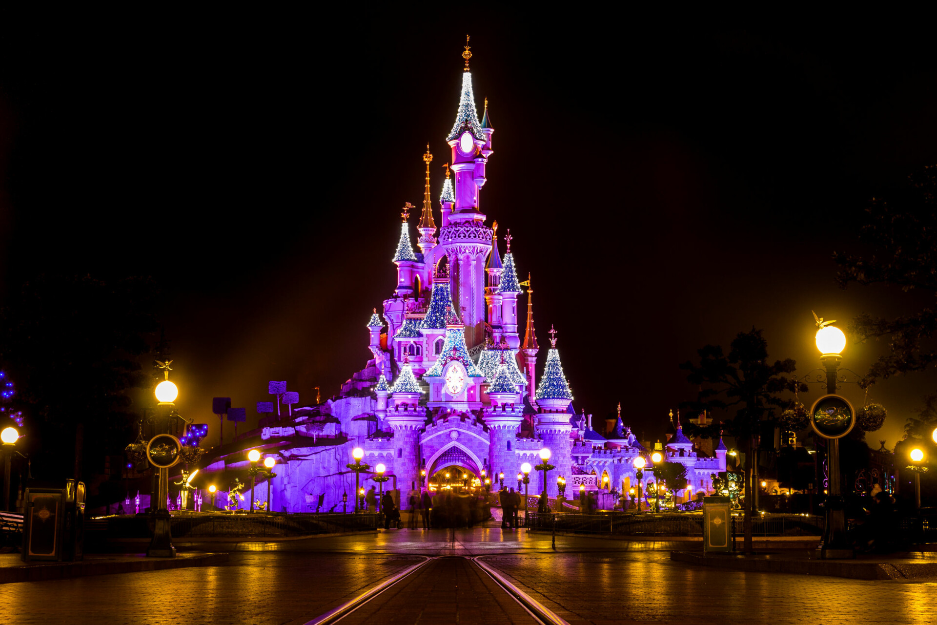Πότε σχεδιάζει η Disneyland να επαναλειτουργήσει