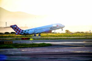 Volotea: Σε καθεστώς προ-πτώχευσης η low cost αεροπορική – Τι απαντά η Aegean για την πιθανότητα ανάληψης του ελέγχου της