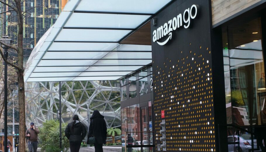 Amazon Go © EPA/STEPHEN BRASHEAR