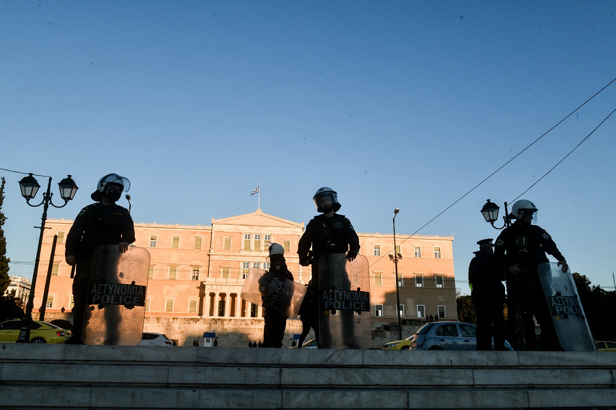 Πρόστιμα άνω των 190.000 ευρώ το Σάββατο για παράβαση των μέτρων