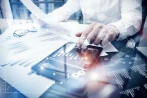 Τράπεζες: Πώς αλλάζει ο χάρτης των εσόδων, αυξάνουν οι εισπράξεις από προμήθειες