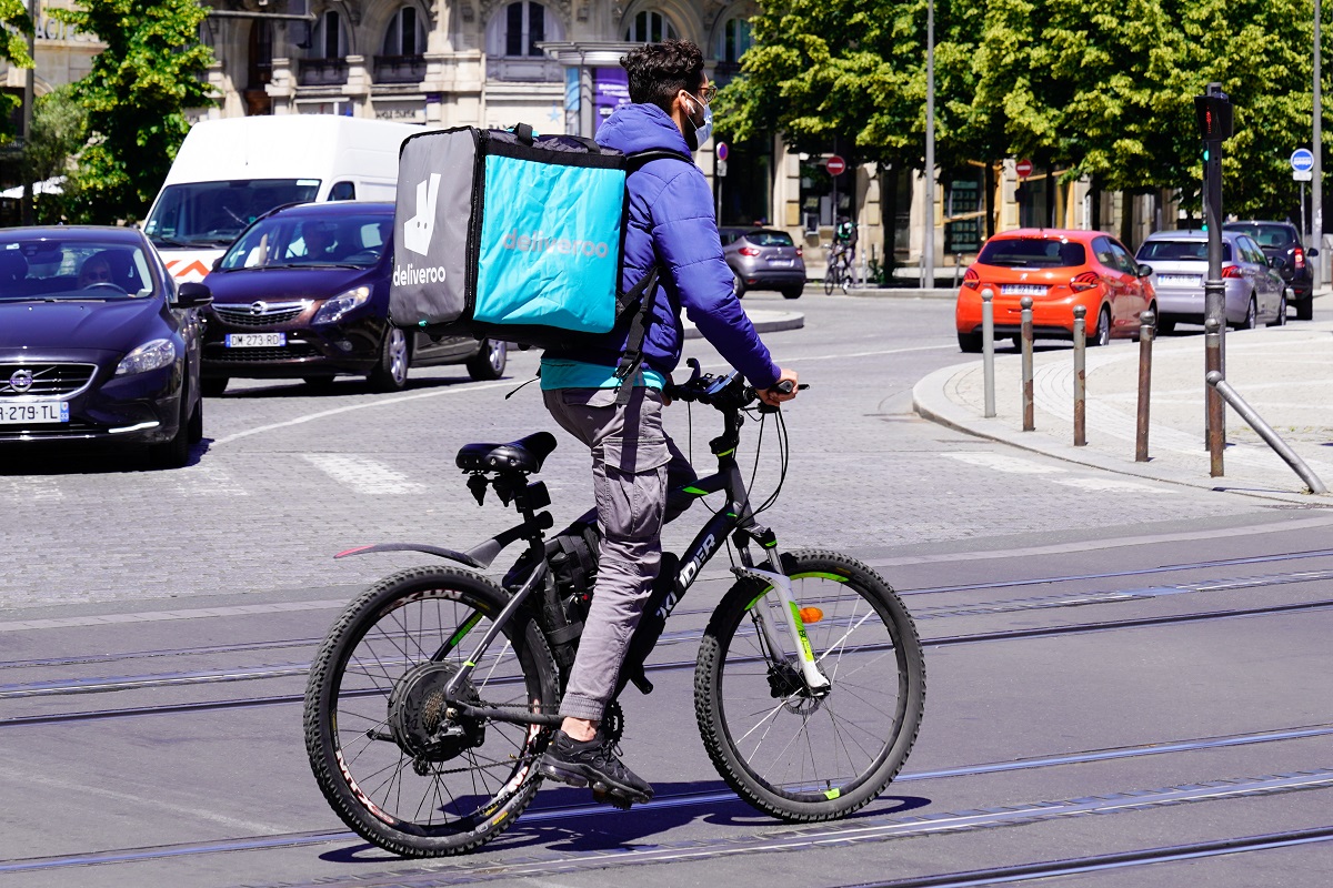 Δώρο για την Deliveroo η πανδημία: Αύξηση των παραγγελιών κατά 114%