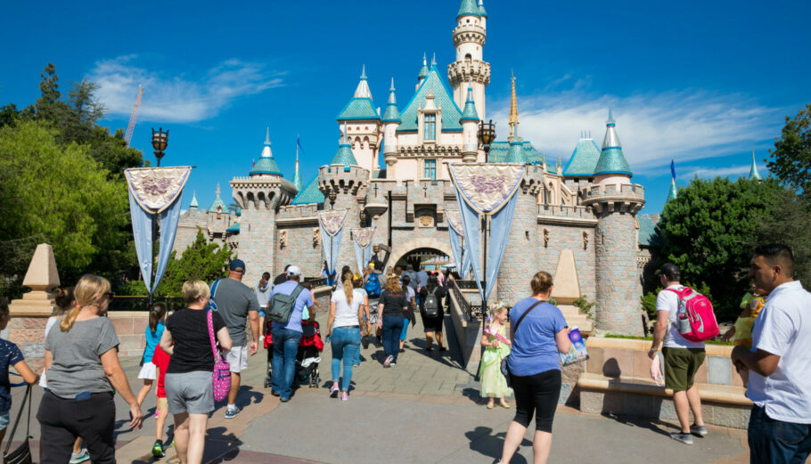 Τέλη Απριλίου θα επαναλειτουργήσει η Disneyland στην Καλιφόρνια