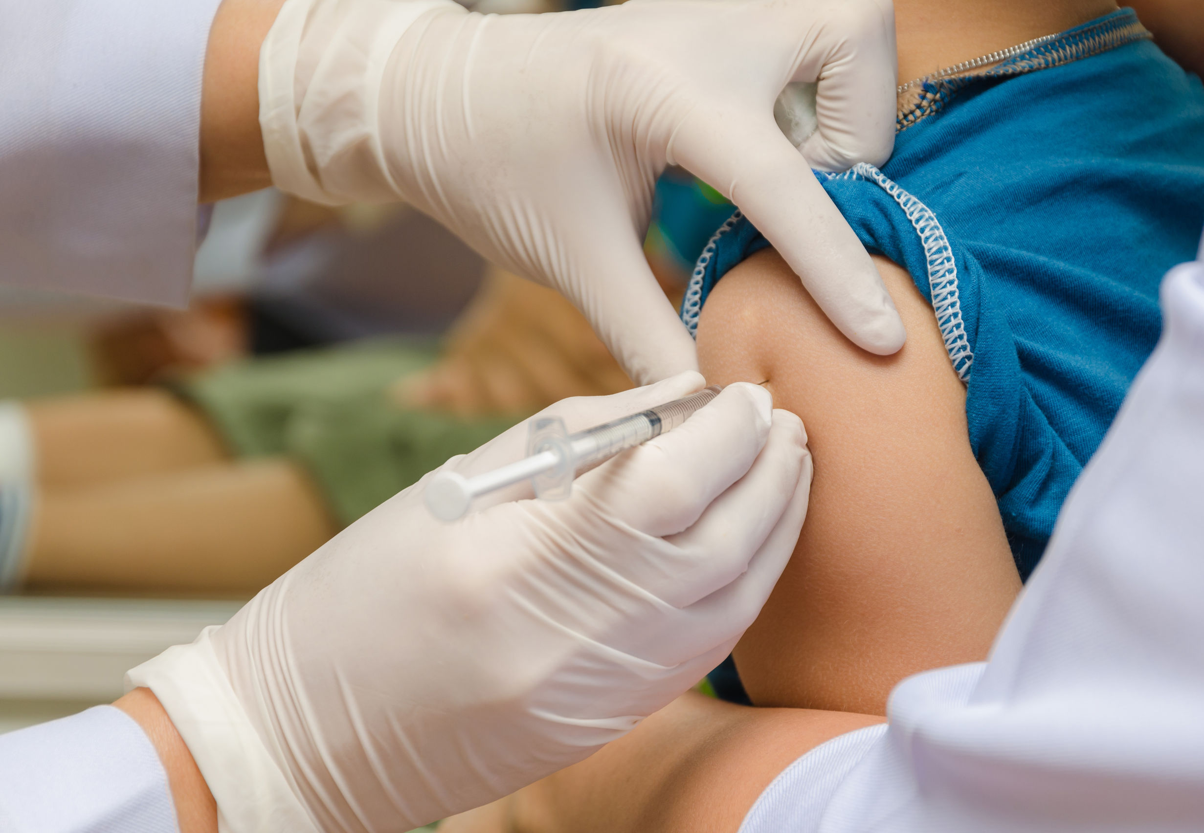 FDA: Ενέκρινε τα εμβόλια των Pfizer και Moderna για παιδιά έως 5 ετών
