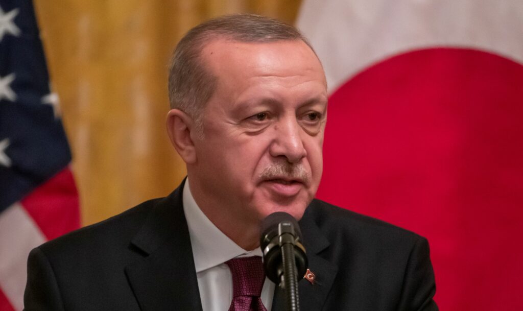 Τουρκία: Nέο κόμμα απέναντι στον Ερντογάν – Το ίδρυσε ο αντίπαλος του