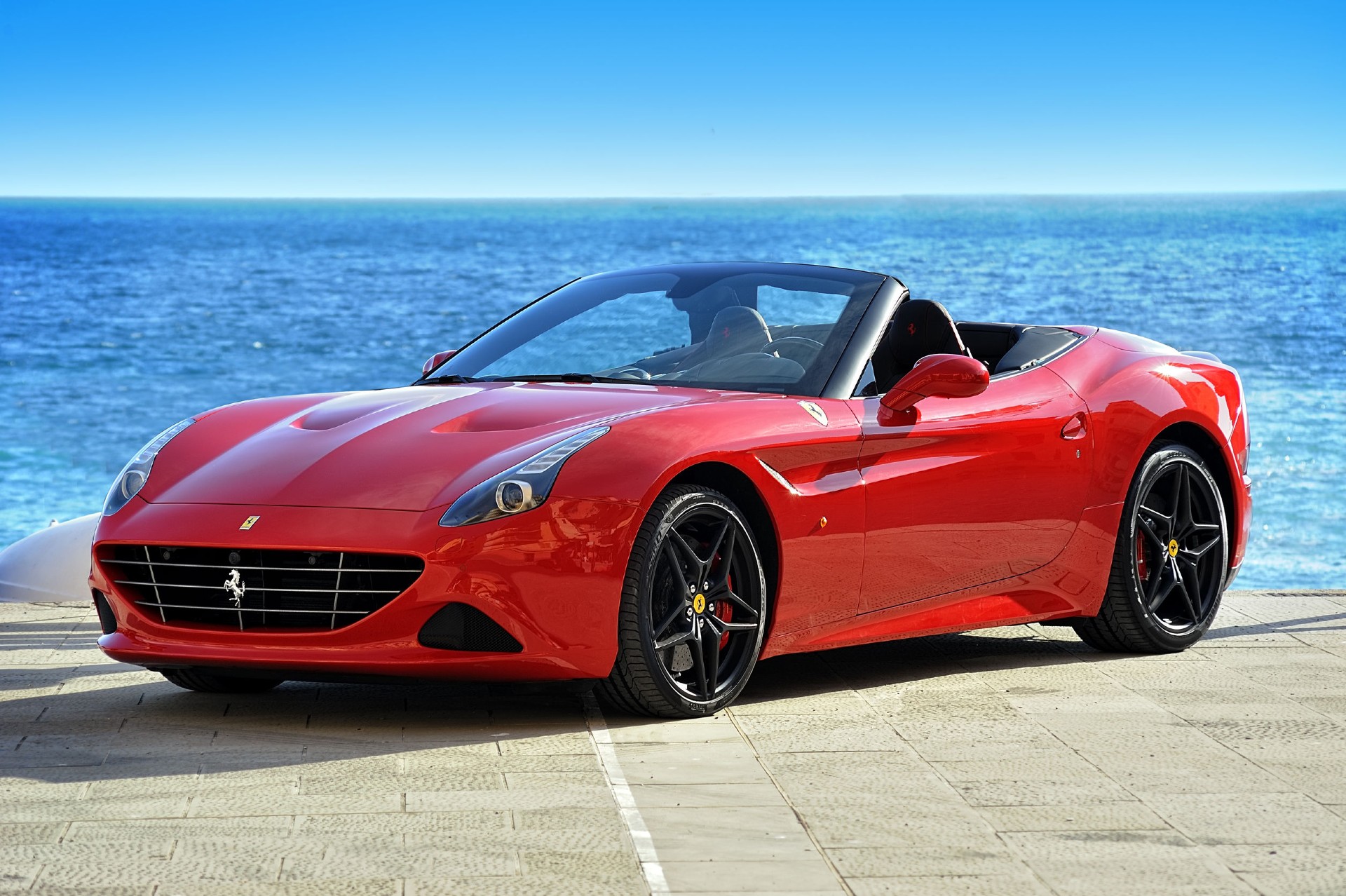 Πόσες Porche, Ferrari και Lamborghini πουλήθηκαν φέτος στην Ελλάδα