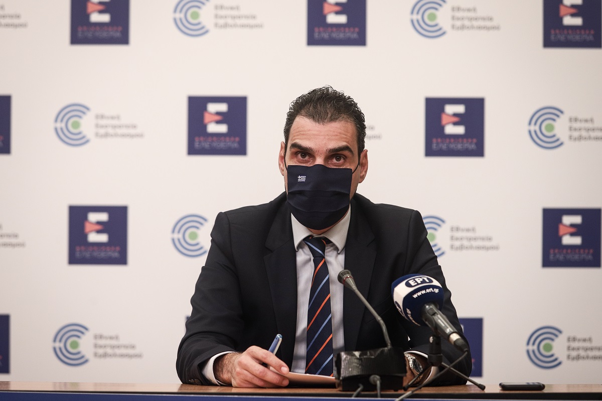 Θεμιστοκλέους: Το πιστοποιητικό εμβολιασμού δεν λήγει μετά από 6 μήνες