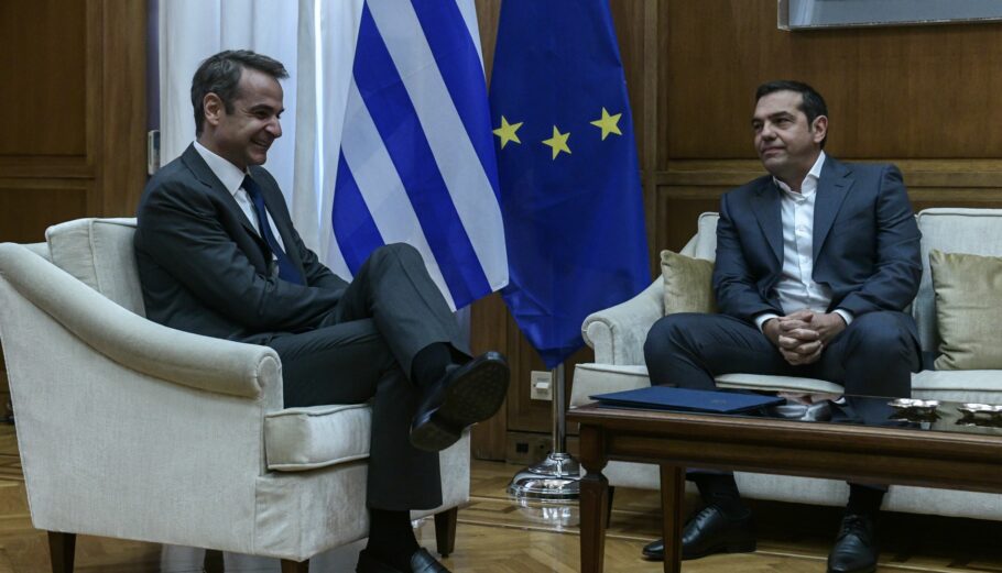 Ο Κυριάκος Μητσοτάκης και ο Αλέξης Τσίπρας © Eurokinissi