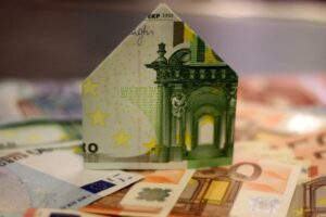 Σβήνονται τόκοι ως 70.000 ευρώ για τους δανειολήπτες του νόμου Κατσέλη