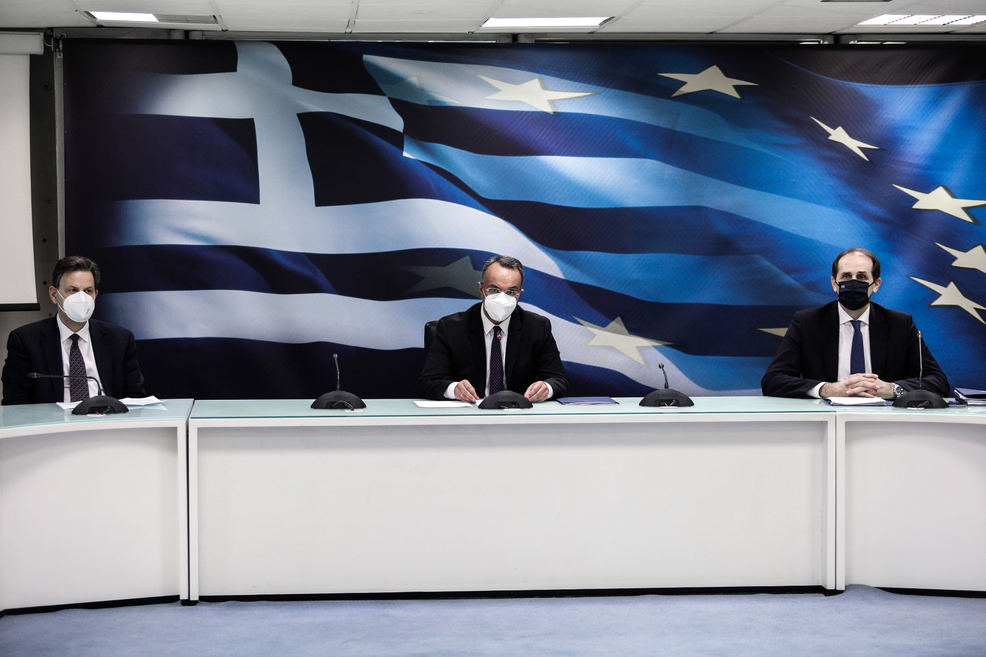Τα επτά μέτρα στήριξης νοικοκυριών και επιχειρήσεων