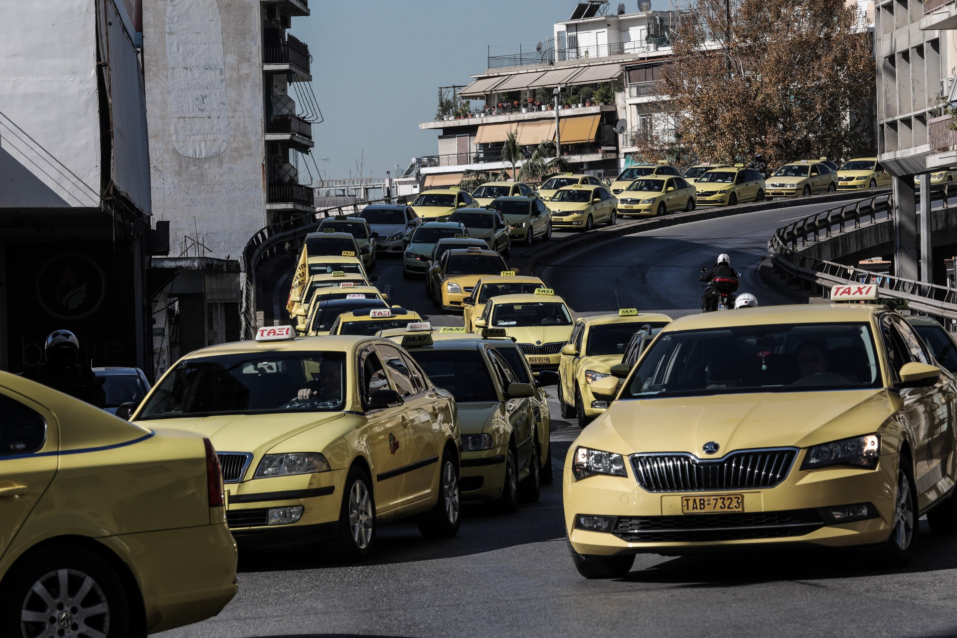 Παράταση των αδειών οδήγησης ταξί και λοιπών ΕΔΧ λόγω πανδημίας