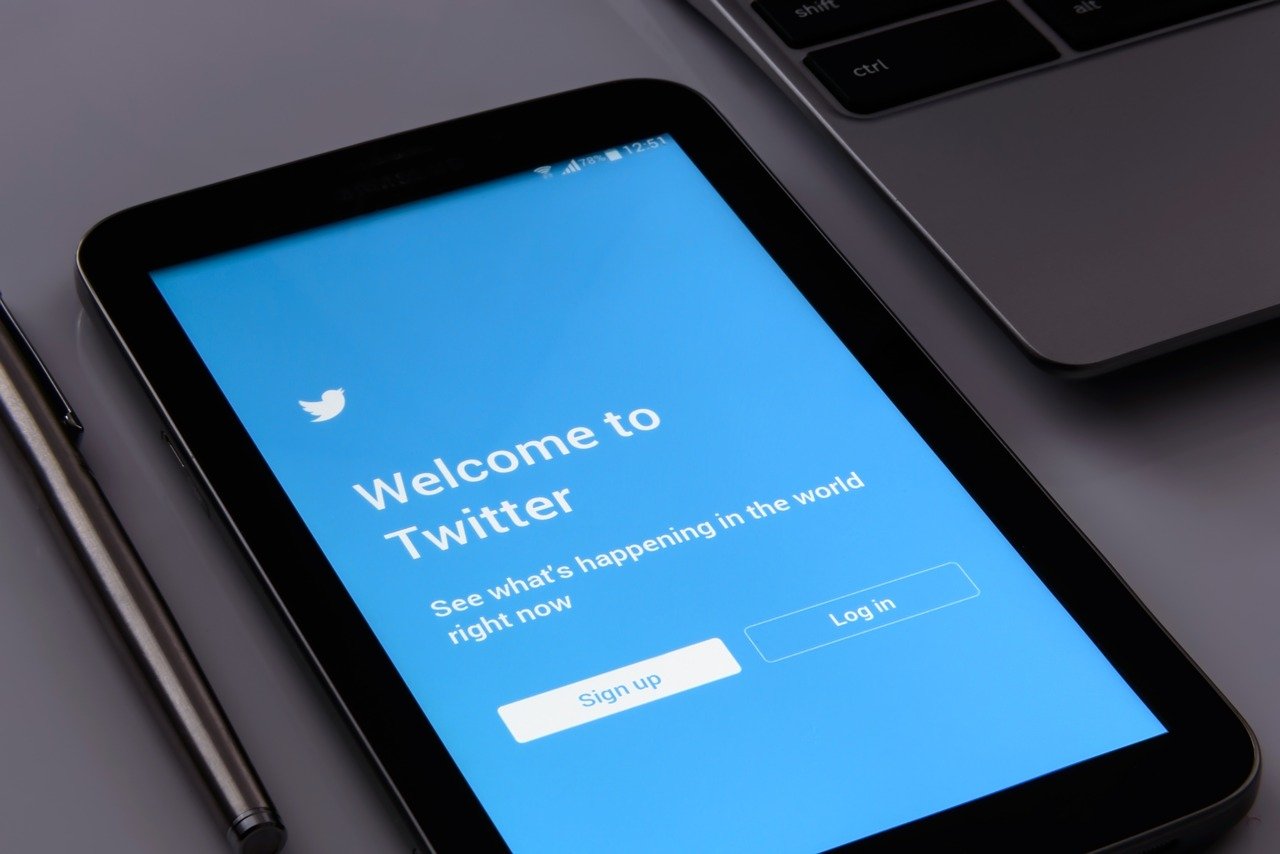 Twitter: Σε δημοπρασία το πρώτο tweet