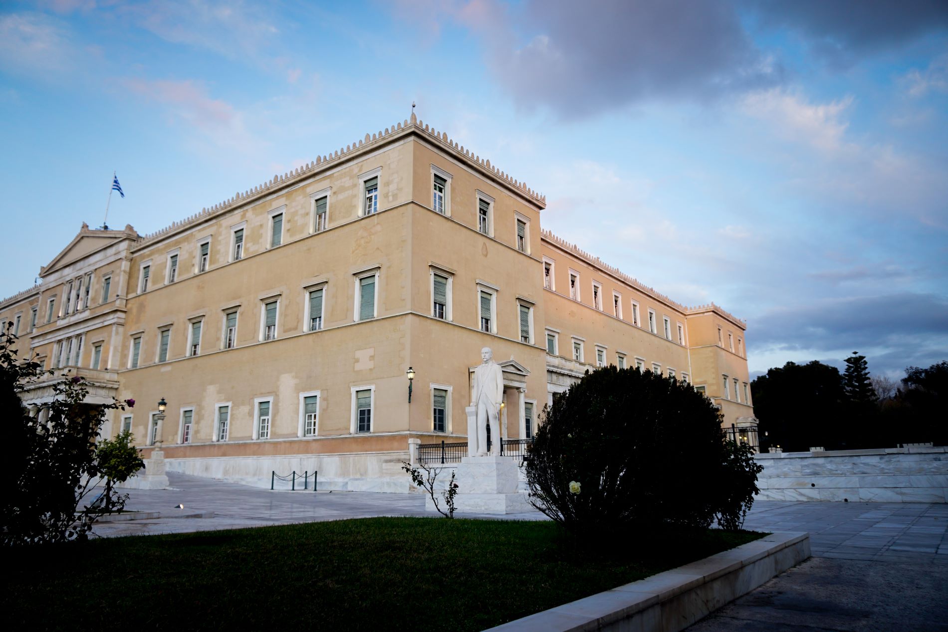 Γραφείο Προϋπολογισμού: Βλέπει ανάπτυξη 3,6% το 2021