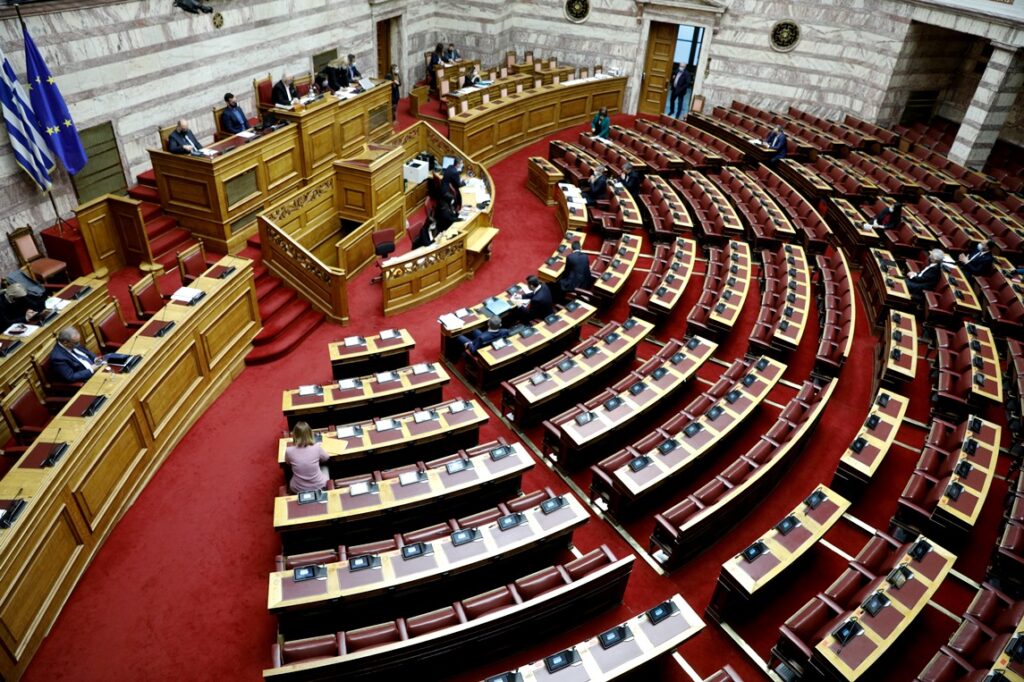 Βουλή : Με τροπολογία παίρνουν παράταση οι διοικήσεις των Επιμελητηρίων
