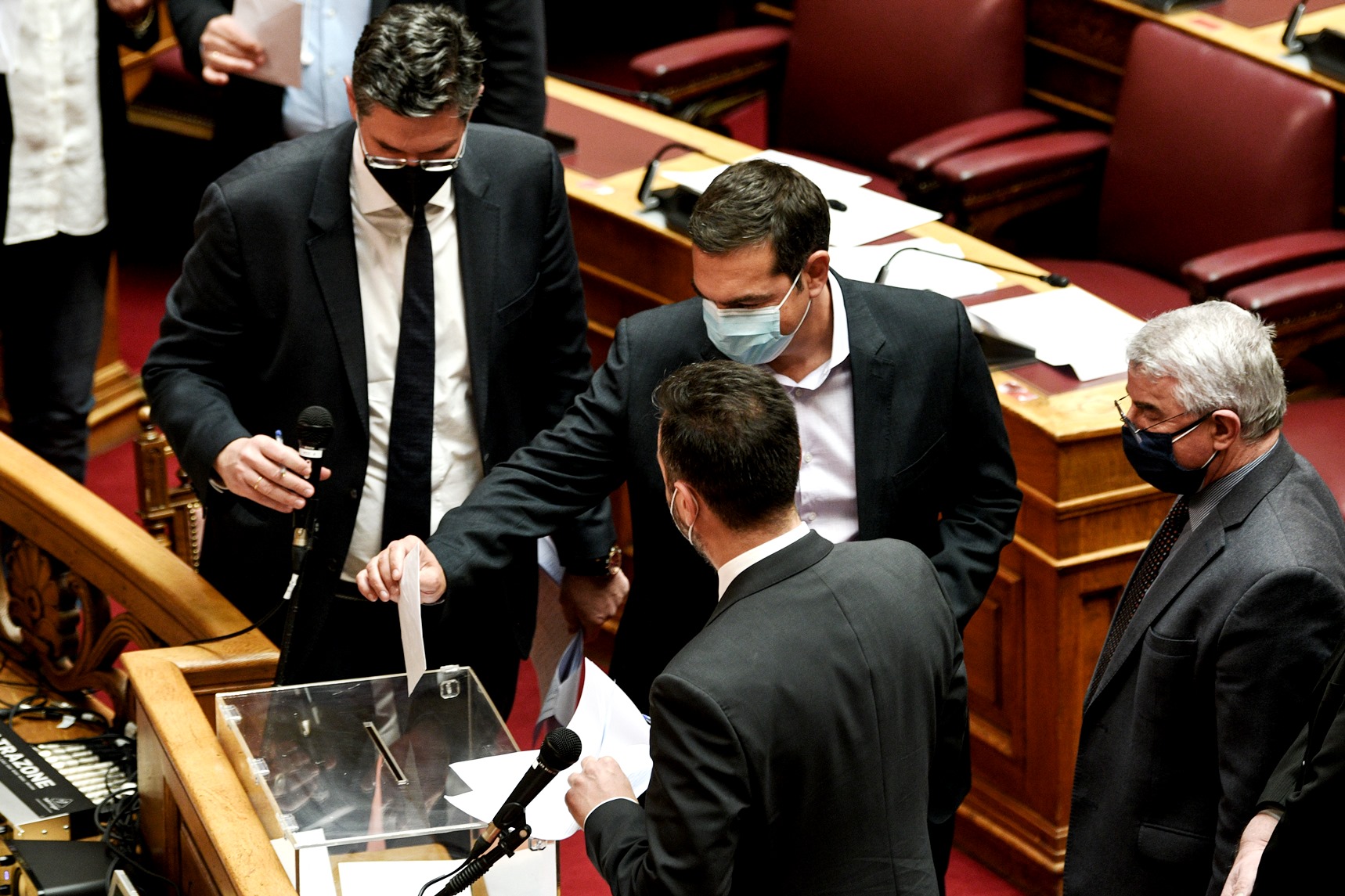 Ο Νίκος Παππάς με 187 ψήφους παραπέμπεται σε προανακριτική