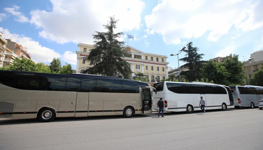 Τουριστικά λεωφορεία © Eurokinissi