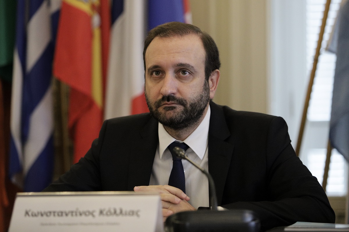 Οικονομικό Επιμελητήριο: Να είναι προαιρετικά για φέτος τα ηλεκτρονικά βιβλία