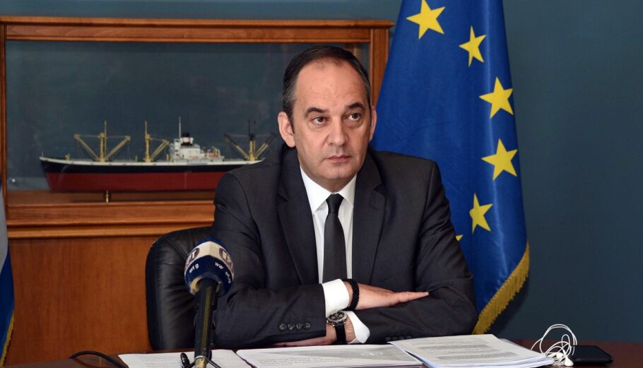 Πλακιωτάκης από το λιμάνι Πειραιά: Έκκληση για πιστή τήρηση των μέτρων