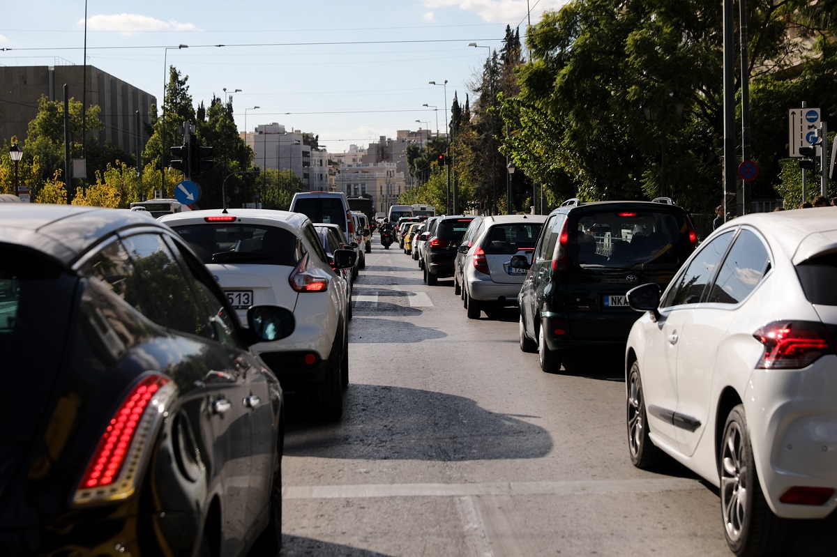 ΑΑΔΕ: Πενταετής παραγραφή τελών κυκλοφορίας και προστίμων