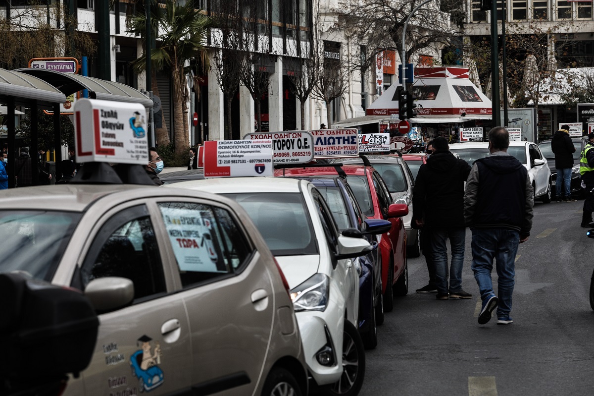 Άμεσο άνοιγμα των σχολών οδήγησης ζητάει ο κλάδος