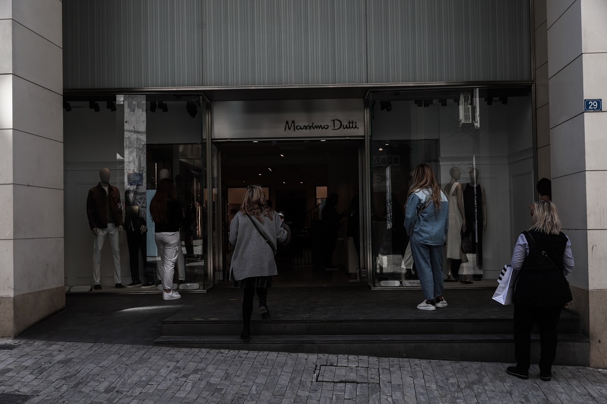 Το ωράριο λειτουργίας των καταστημάτων την Μεγάλη Εβδομάδα