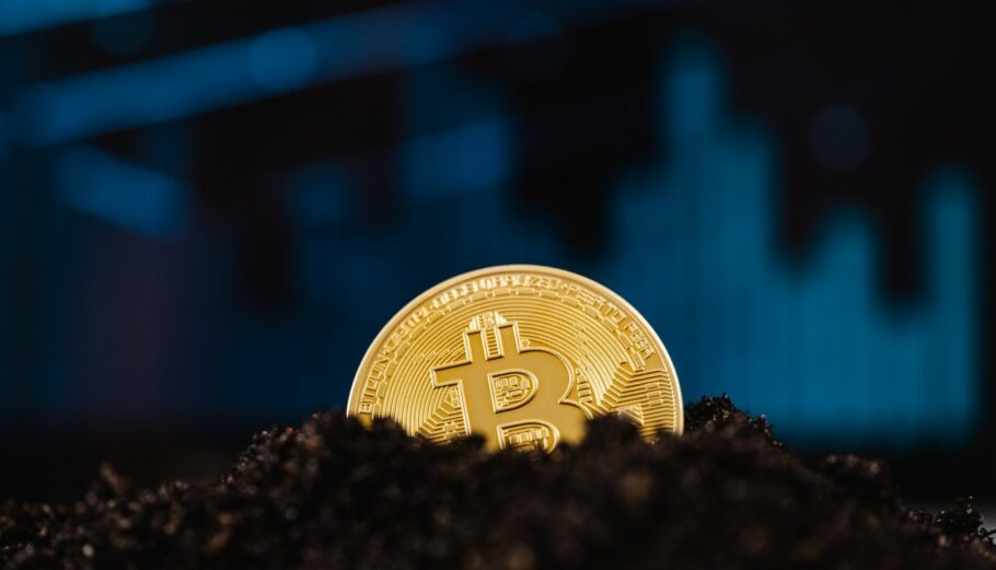 Bitcoin © kaboompics.com/