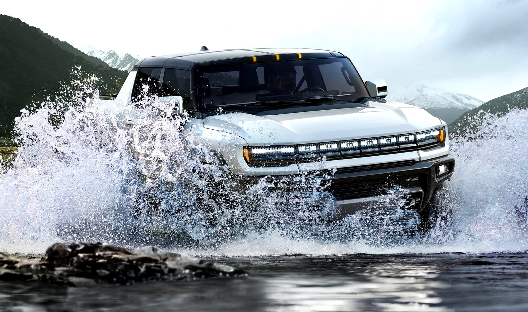 Το ηλεκτρικό Hummer αποκτά και SUV έκδοση