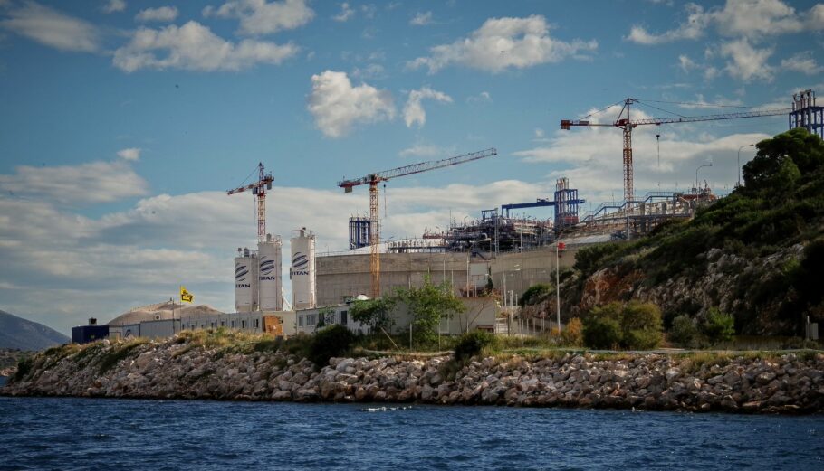 Η δεξαμενή υγροποιημένου φυσικού αερίου στη Ρεβυθούσα ©Eurokinissi