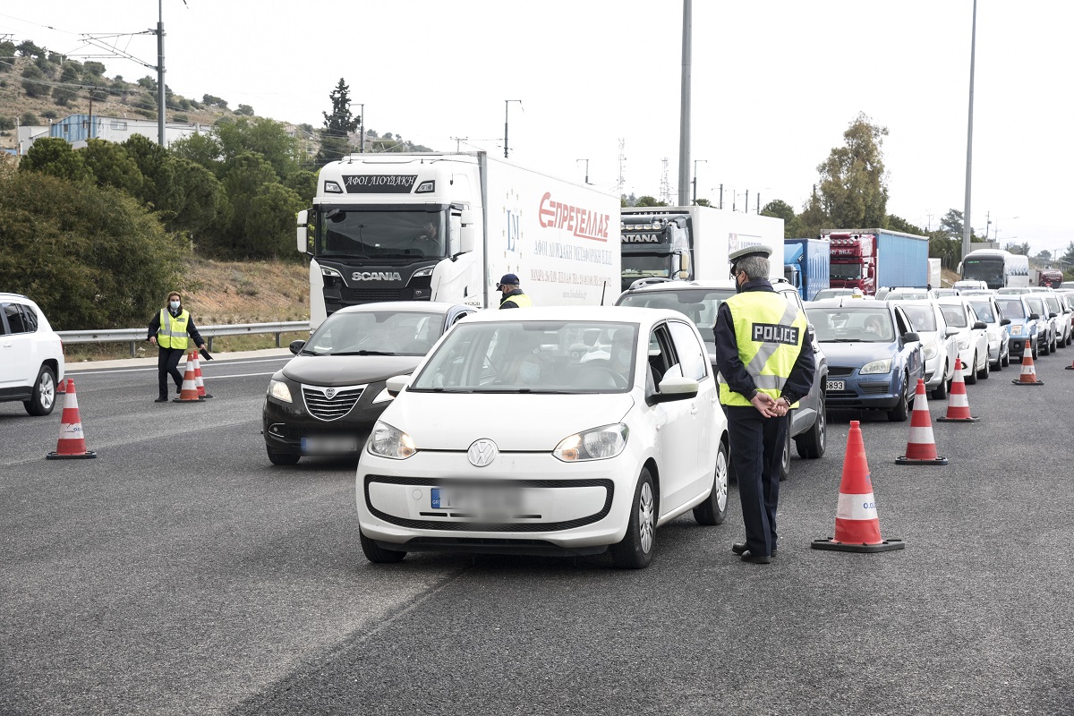 Πρόστιμα ύψους 228.000 ευρώ και 7 συλλήψεις την Τρίτη