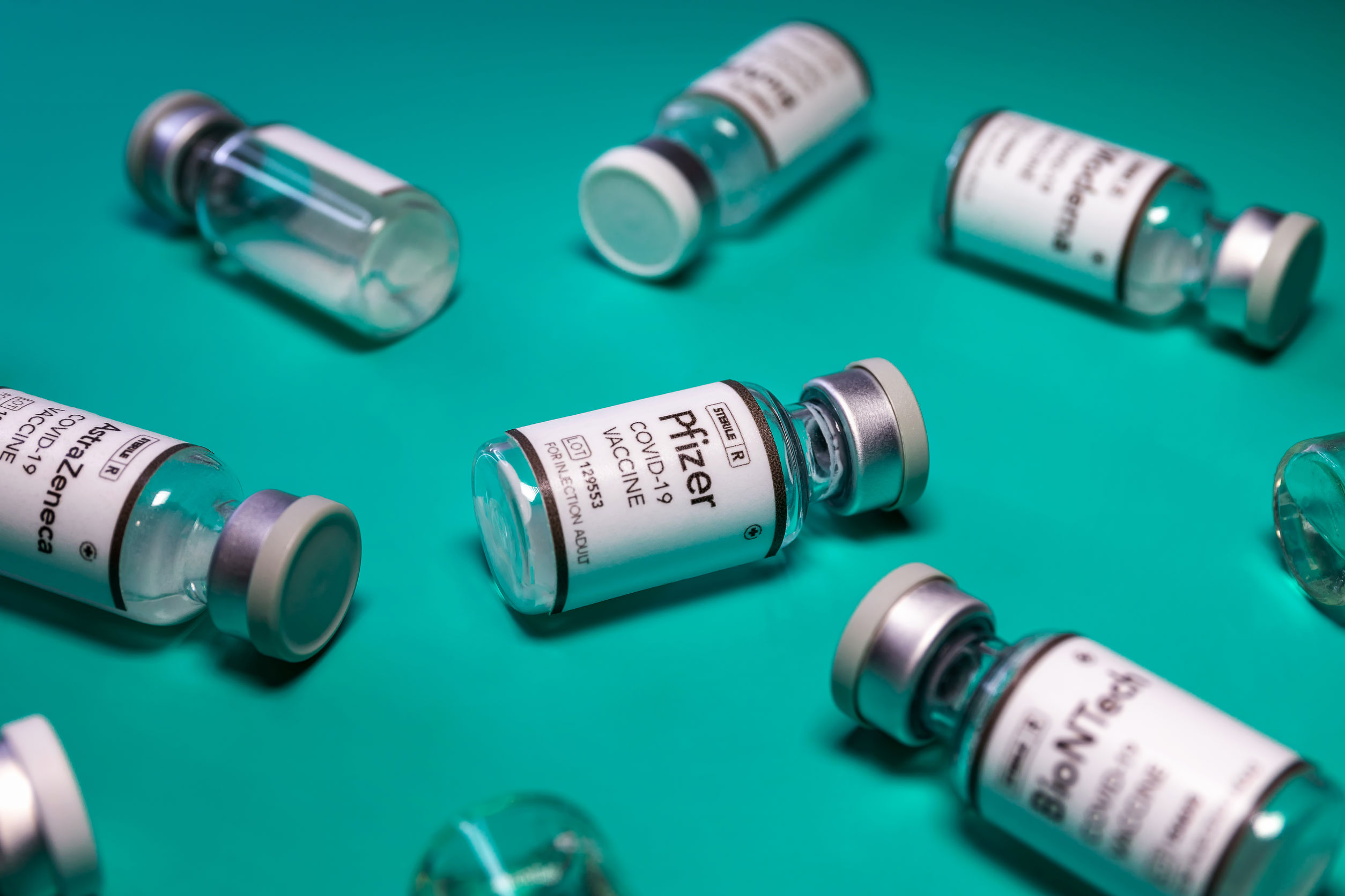 FDA: Πράσινο φως για ενισχυτικές δόσεις με Johnson και Moderna