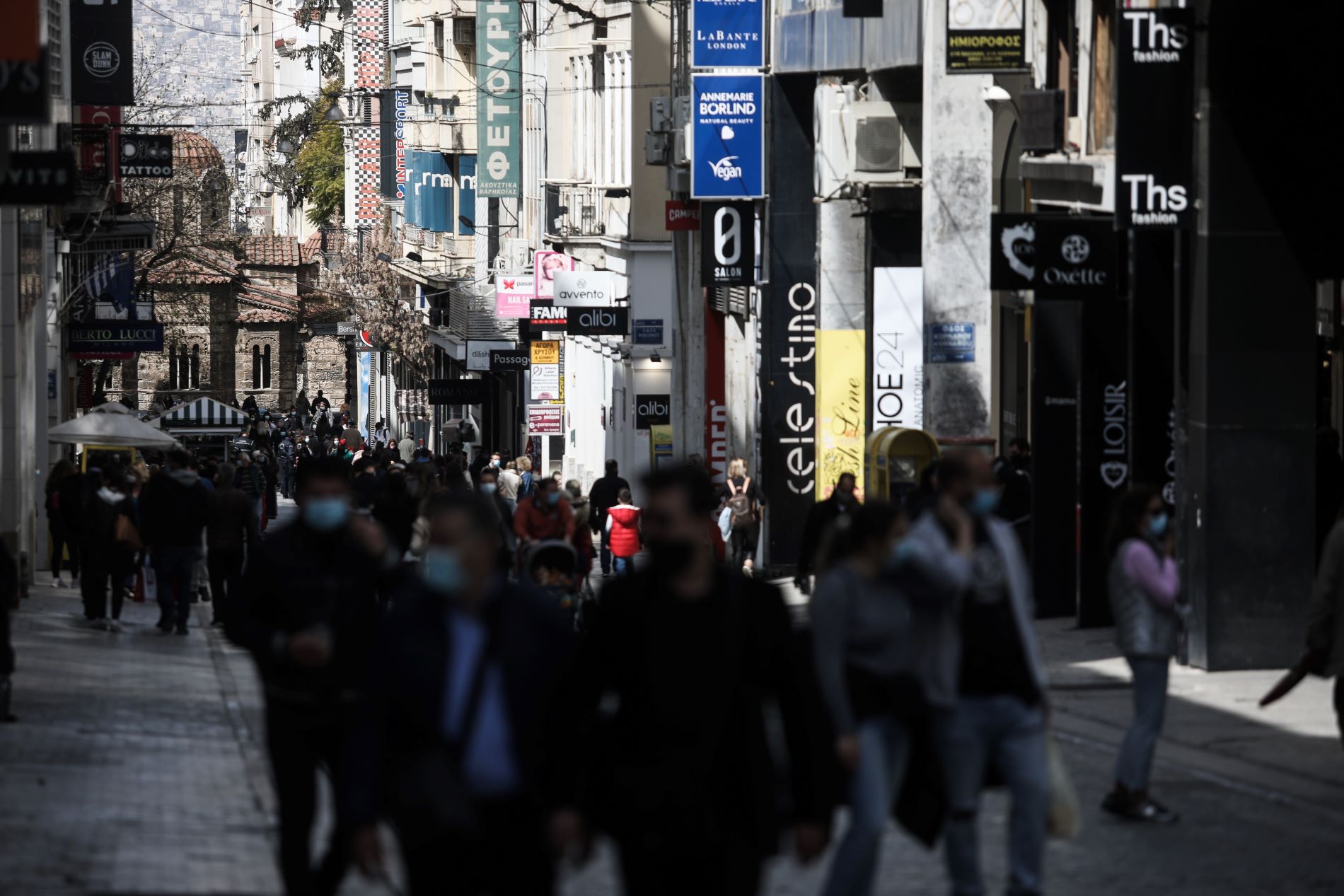 Κόσμος στην Ερμού © Eurokinissi