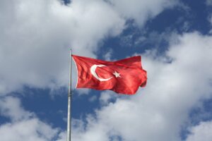 Τουρκία: Δύο τράπεζες αναλαμβάνουν την εκκαθάριση των προβληματικών funds