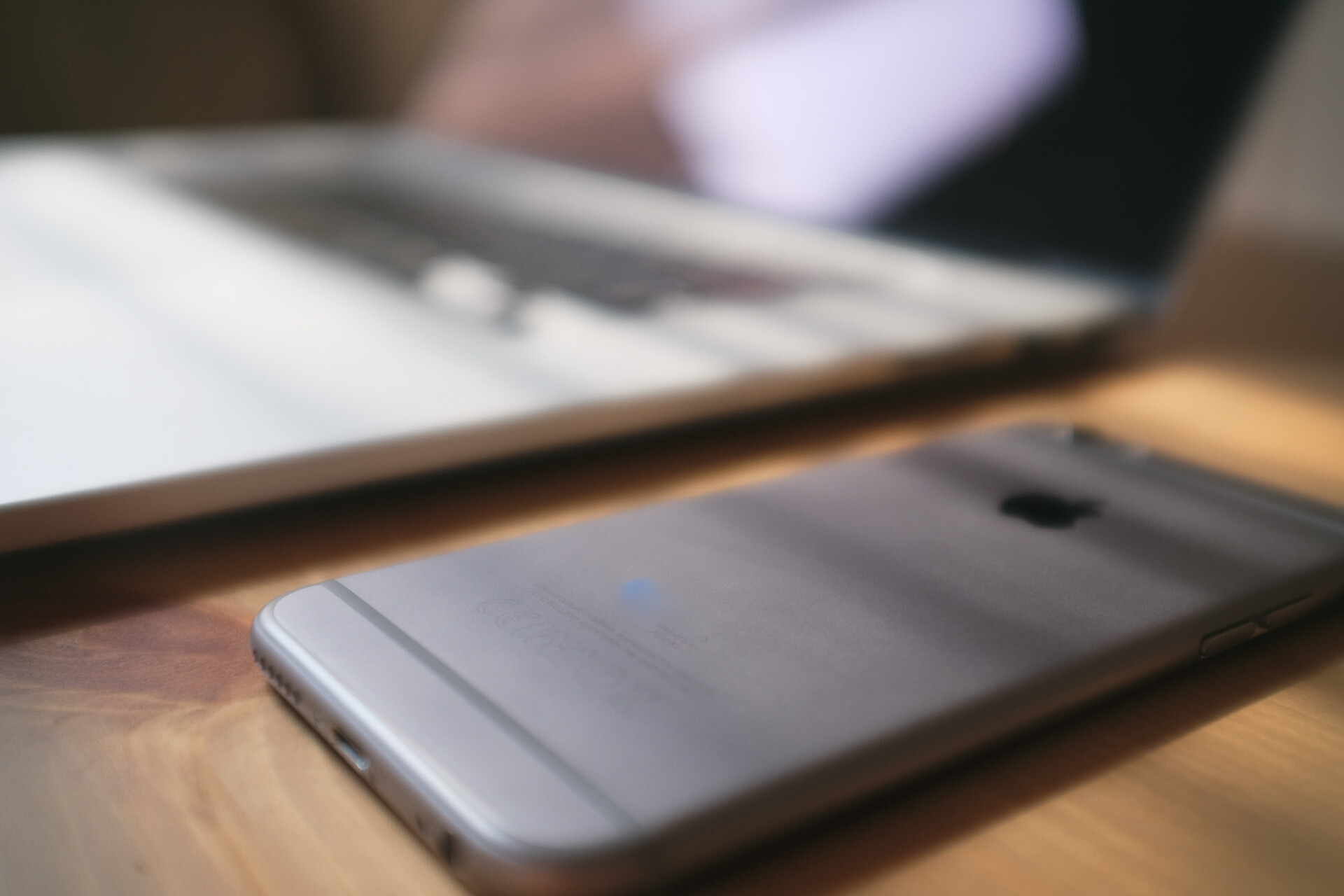 Εθισμένοι με τα προϊόντα Apple οι Έλληνες και στην πανδημία