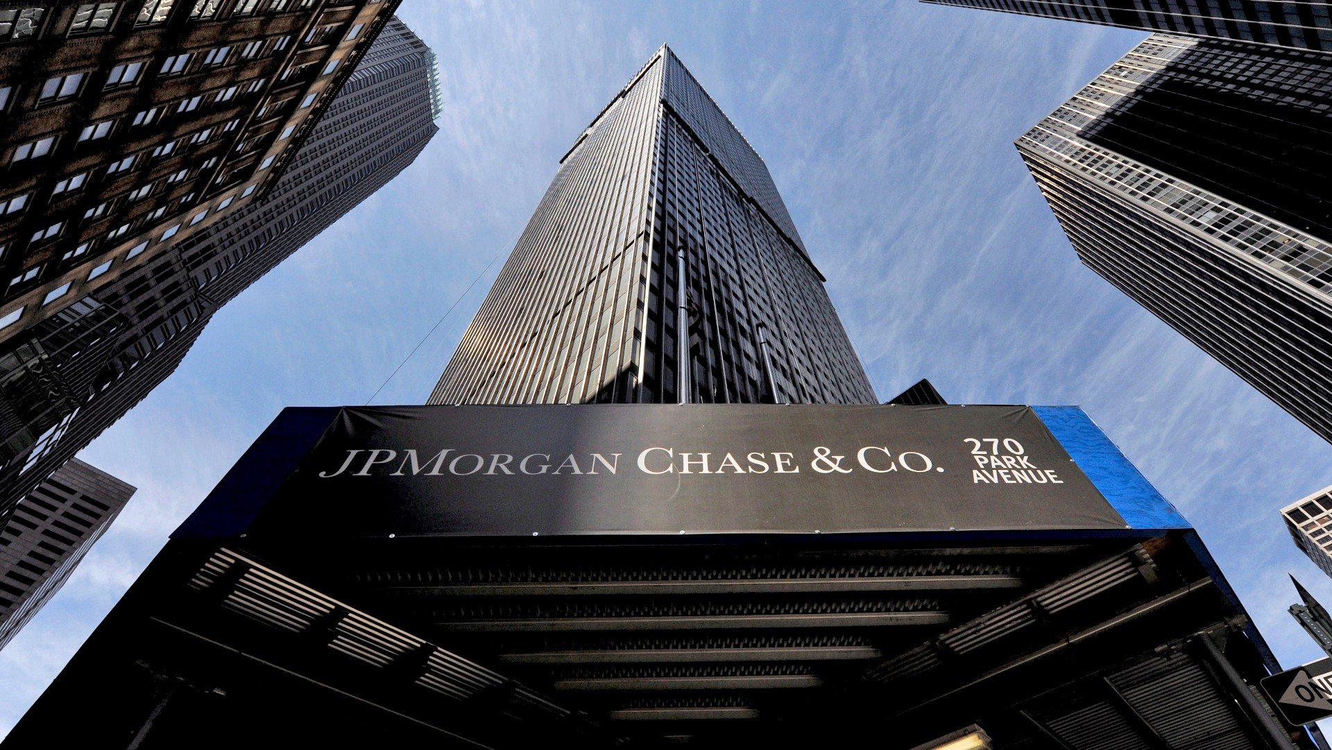 JP Morgan © EPA/JUSTIN LANE