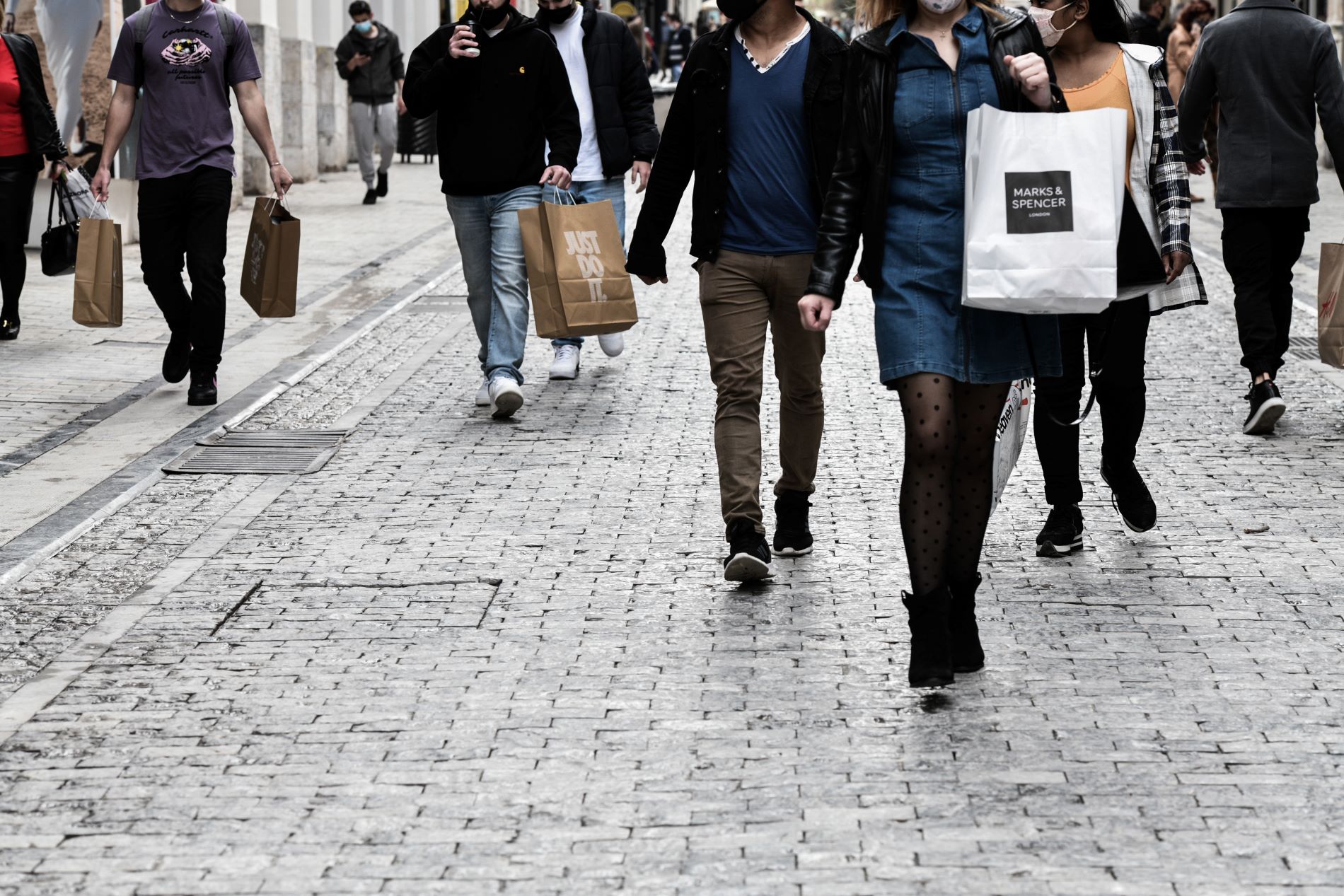 Οι απειλητικές επιστολές, οι κομμένοι της Επιστρεπτέας 7 και οι 900 ελεγκτές της ΑΑΔΕ