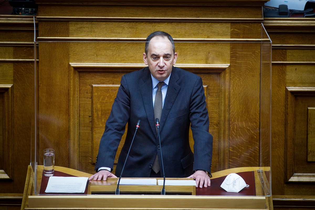 Πλακιωτάκης για Πειραιά: Γόνιμος διάλογος για τη λειτουργία του λιμανιού