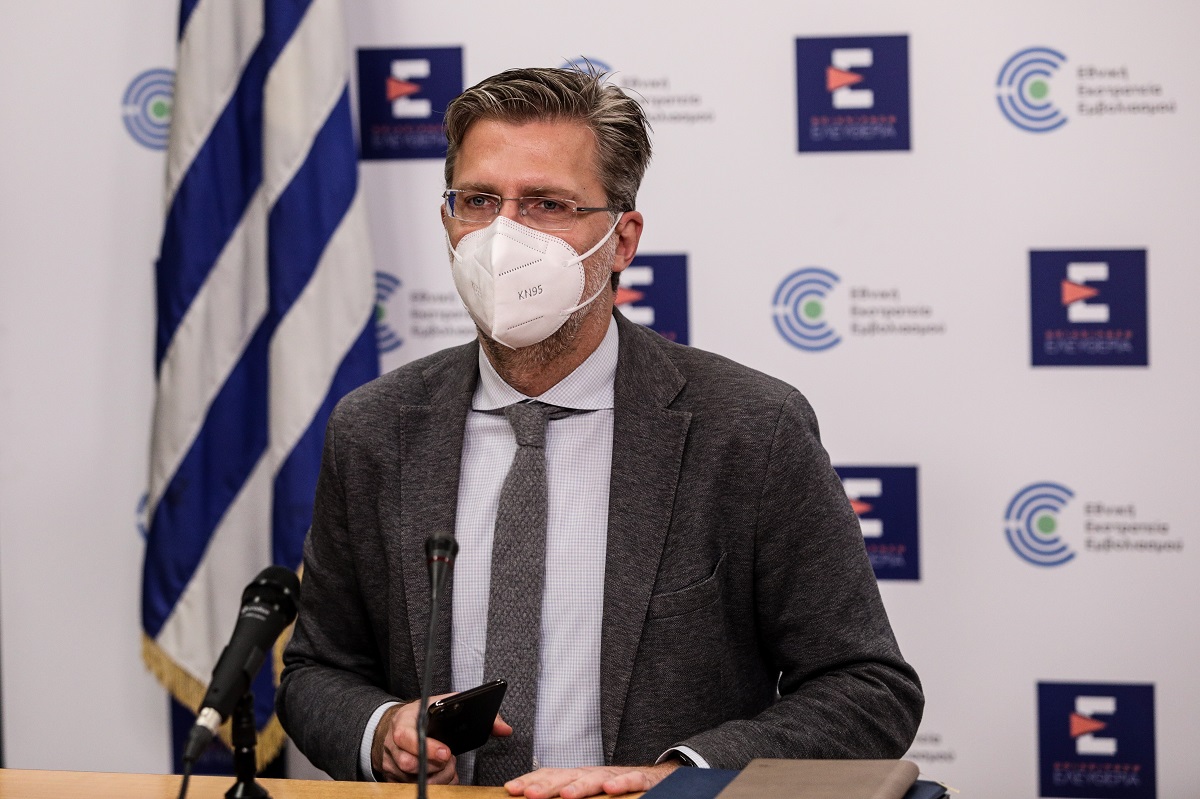 Σκέρτσος: Είμαστε αντιμέτωποι με την πανδημία των ανεμβολίαστων
