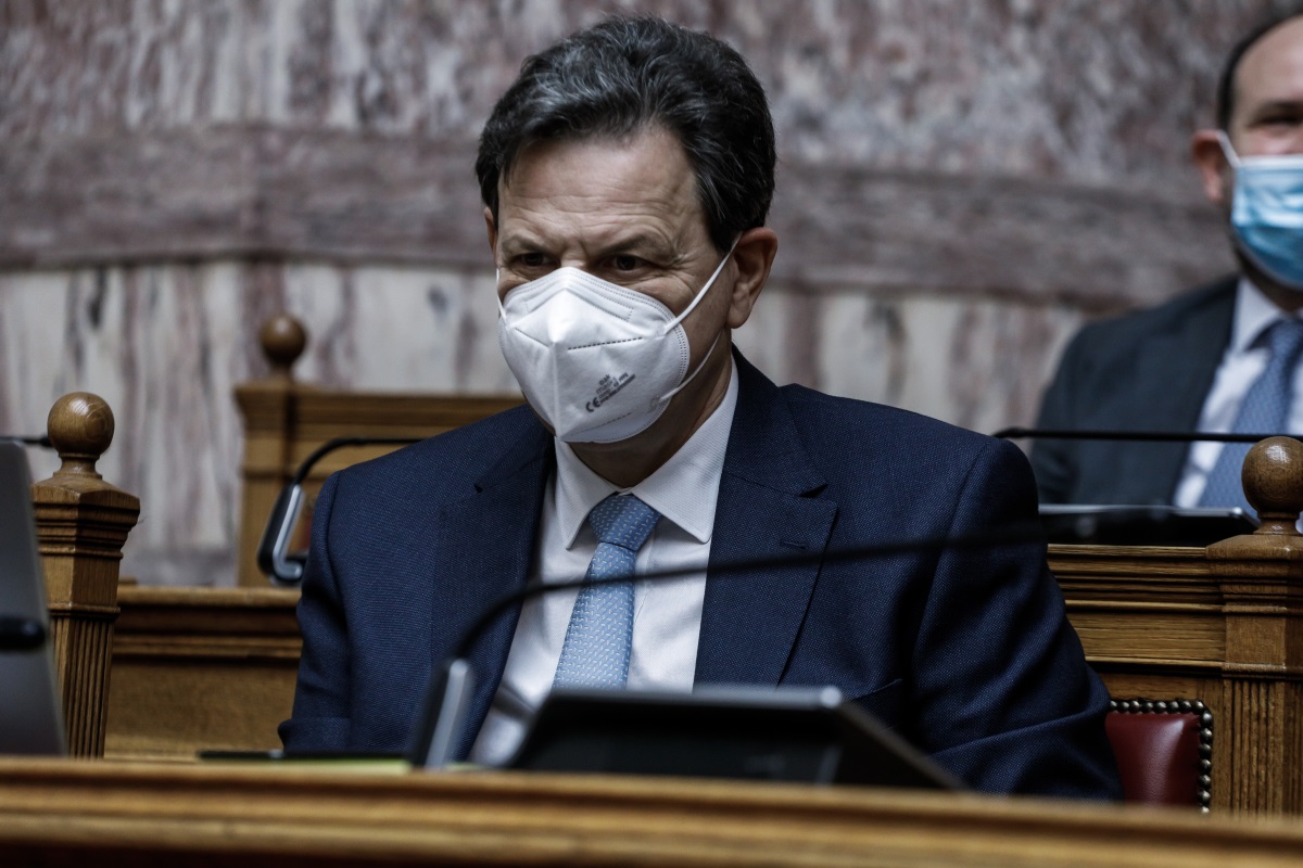 Σκυλακάκης : Η λογική των εμβολιασμών θα πετύχει