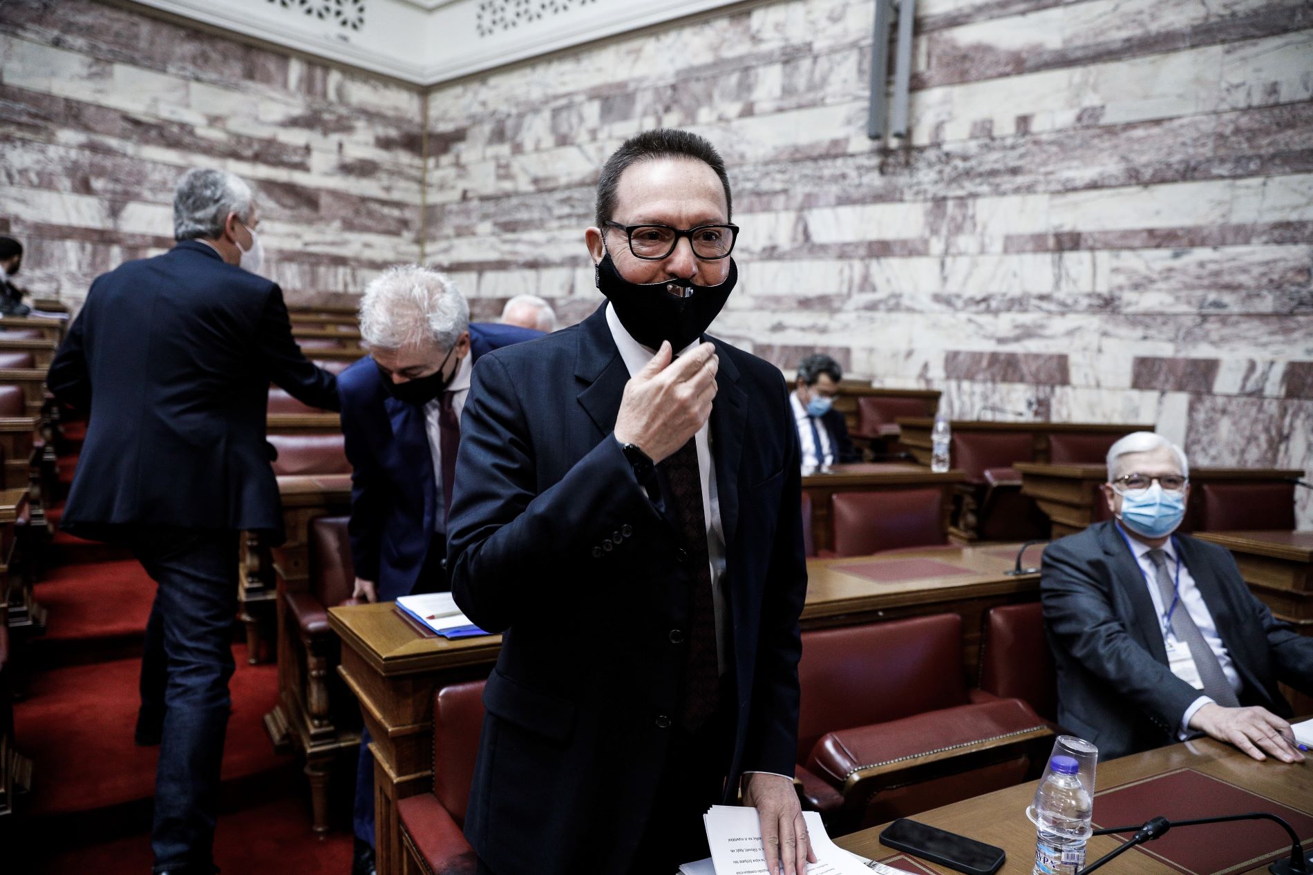 Πού θα διοχετευτεί η αναγκαστική αποταμίευση της πανδημίας