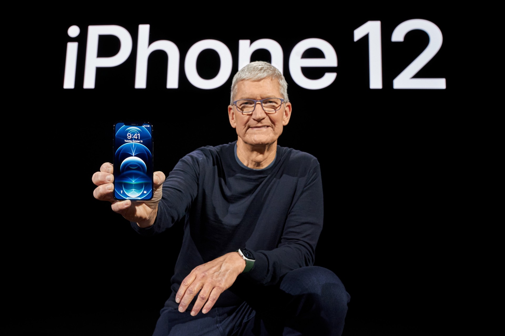 Εν μέσω διασταυρούμενων πυρών εκ νέου η Apple