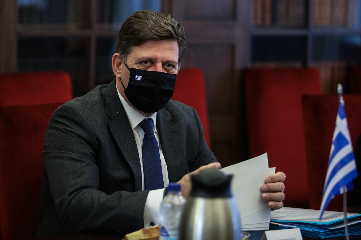 Βαρβιτσιώτης: Συνάντηση με τον ΥΠΕΞ της Αγίας Έδρας στο Βατικανό