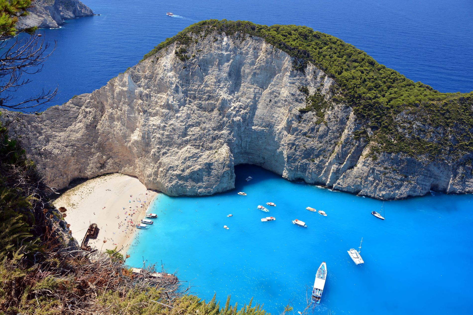 Ο ιερός πόλεμος στη Ζάκυνθο για το Ναυάγιο και οι ζημίες της ΑΚΤΩΡ